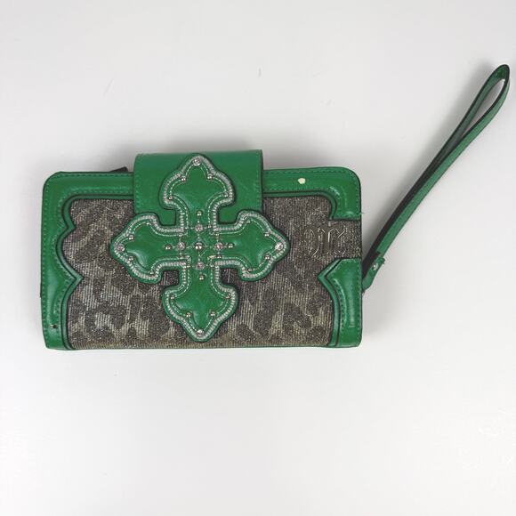 Miss Me Green Wristlet Wallet Logo Sparkling Bling Rhinestone Green Leopard - Picture 1 of 14
